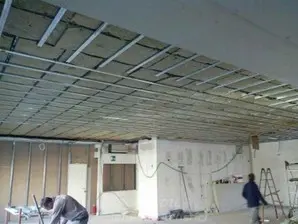 Isolamento completo pareti e soffitto con struttura disaccoppiata<br /><br />