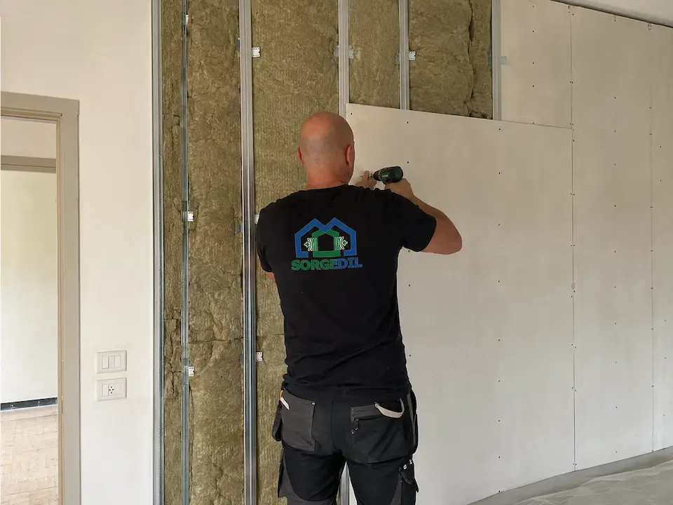 Realizzazione di una controparete per l’isolamento acustico dai rumori dei vicini