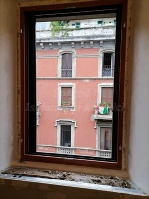 Vista della camera d’aria tra i due serramenti del doppio infisso