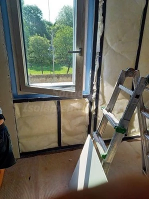 Materiale fonoisolante inserito nella struttura sottofinestra