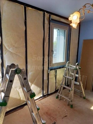 Struttura completa della controparete fonoisolante intorno alla finestra
