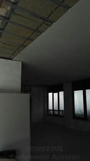Struttura autoportante isolata acusticamente per ridurre risonanze in palestra<br /><br />