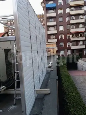 Risolvendo il Rumore: Barriere Antirumore per un Esterno Tranquillo