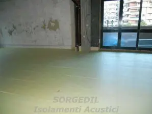 Vista in sezione dei materiali usati per isolamento da urto<br /><br />