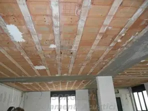 Intervento di isolamento acustico in contesto residenziale ad alta densità<br /><br />