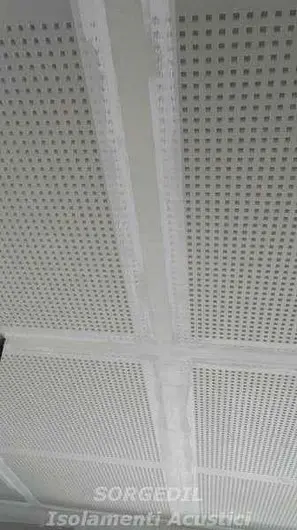 Tecnica di isolamento ad alta densità per ambienti sportivi indoor<br /><br />